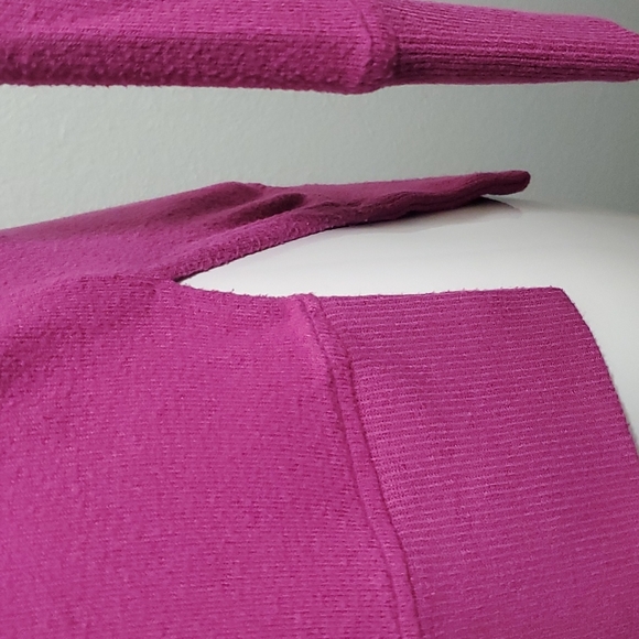 GIBSON Womens Fuchsia V-Neck Drop Shoulder Pullover Sweater-Hi-Lo Hem-EUC-Sz PXS - Picture 5 of 15